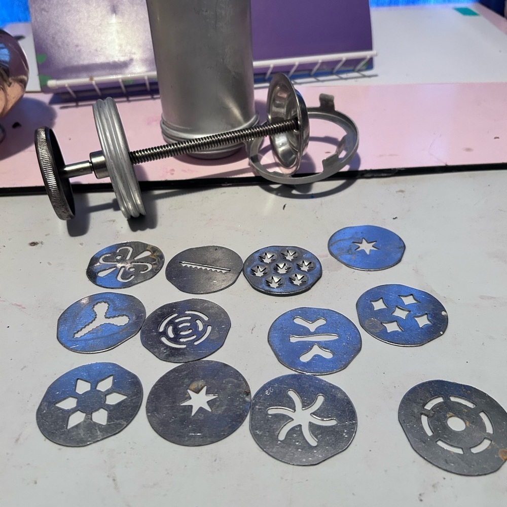 Metal Cookie Press with Discs